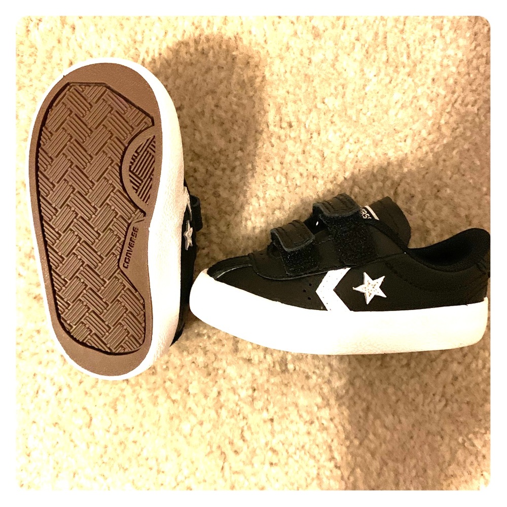 Infant/Toddler size 3 converse (never worn)